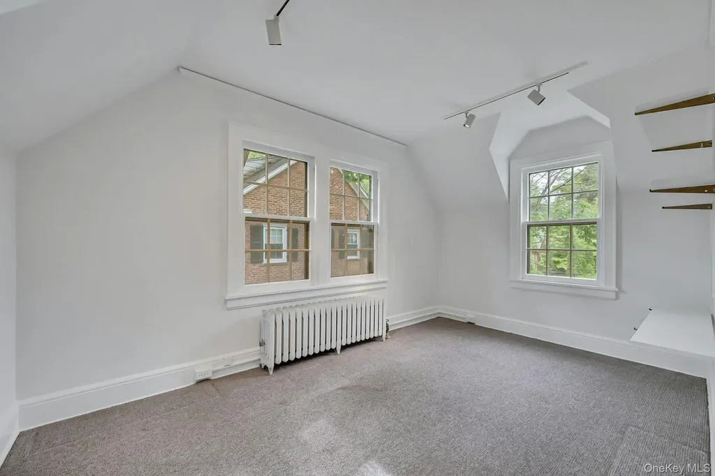 83 Parkway W Mount Vernon NY 10552