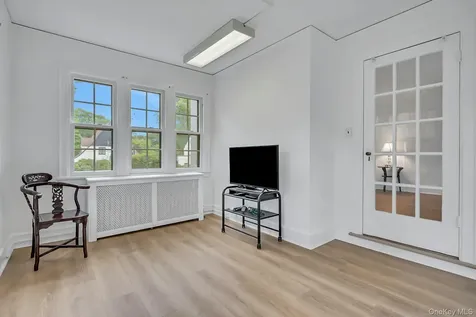 83 Parkway W Mount Vernon NY 10552