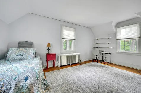83 Parkway W Mount Vernon NY 10552