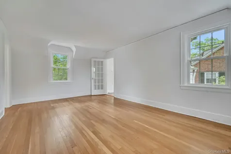 83 Parkway W Mount Vernon NY 10552