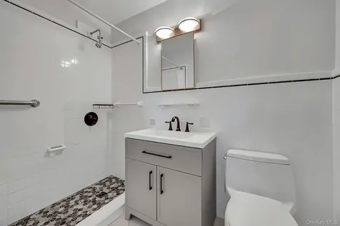 83 Parkway W Mount Vernon NY 10552