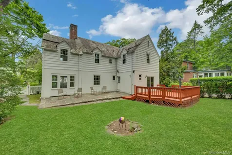 83 Parkway W Mount Vernon NY 10552