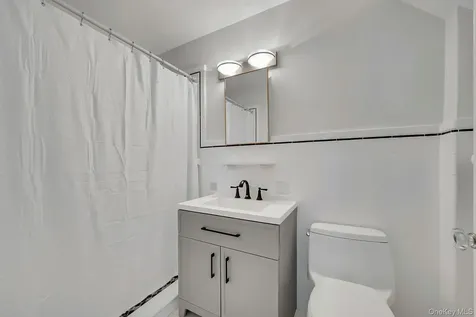 83 Parkway W Mount Vernon NY 10552