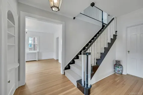 83 Parkway W Mount Vernon NY 10552