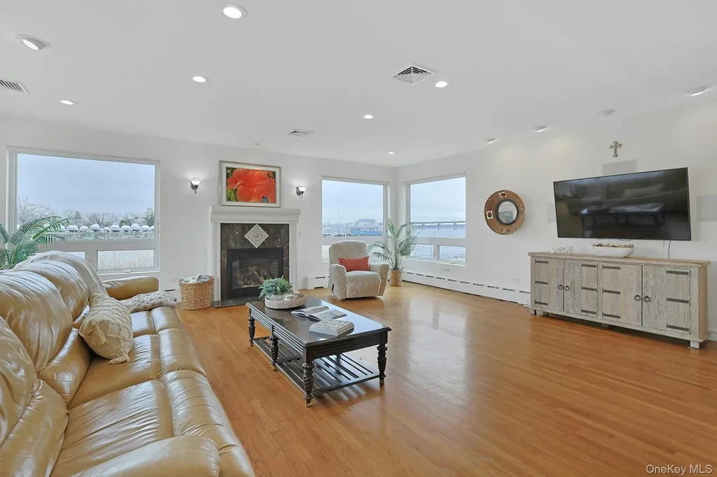 3086 Giegerich Place Bronx NY 10465