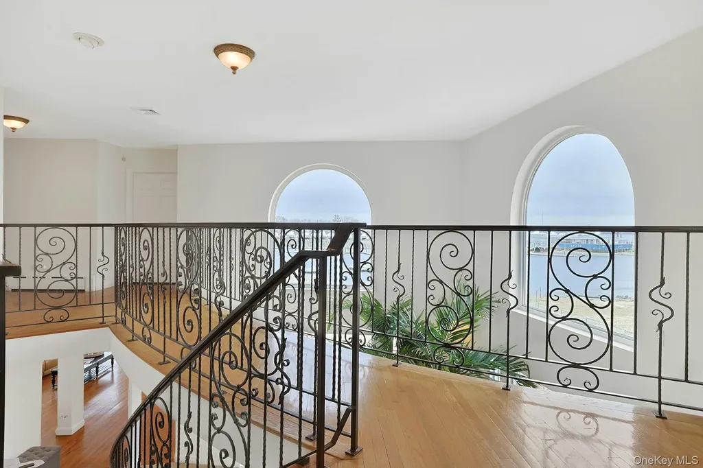 3086 Giegerich Place Bronx NY 10465