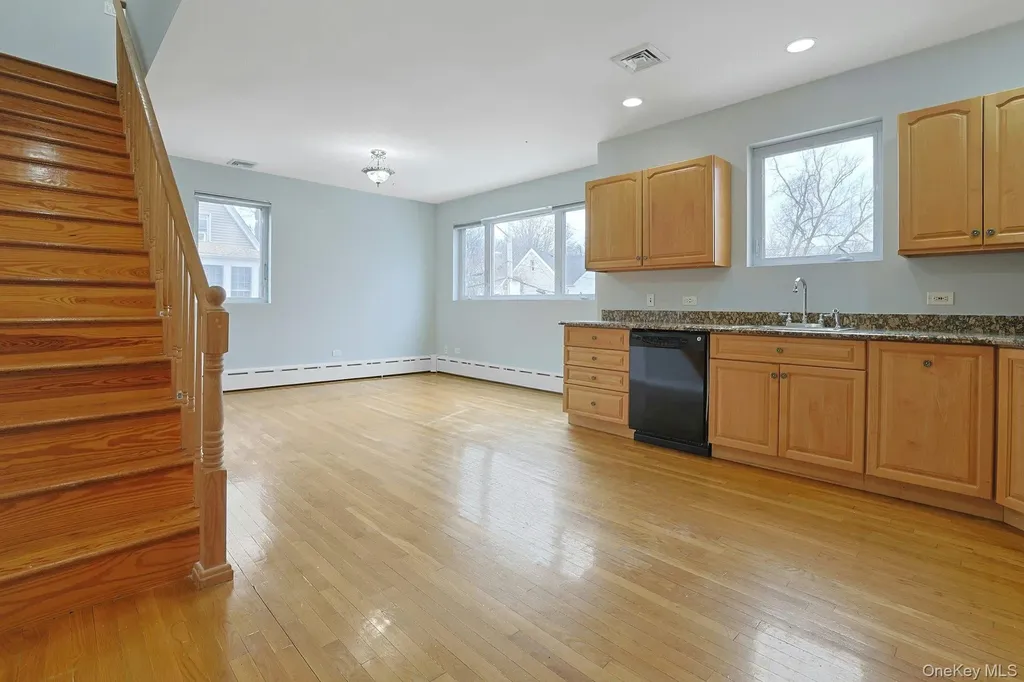 3086 Giegerich Place Bronx NY 10465