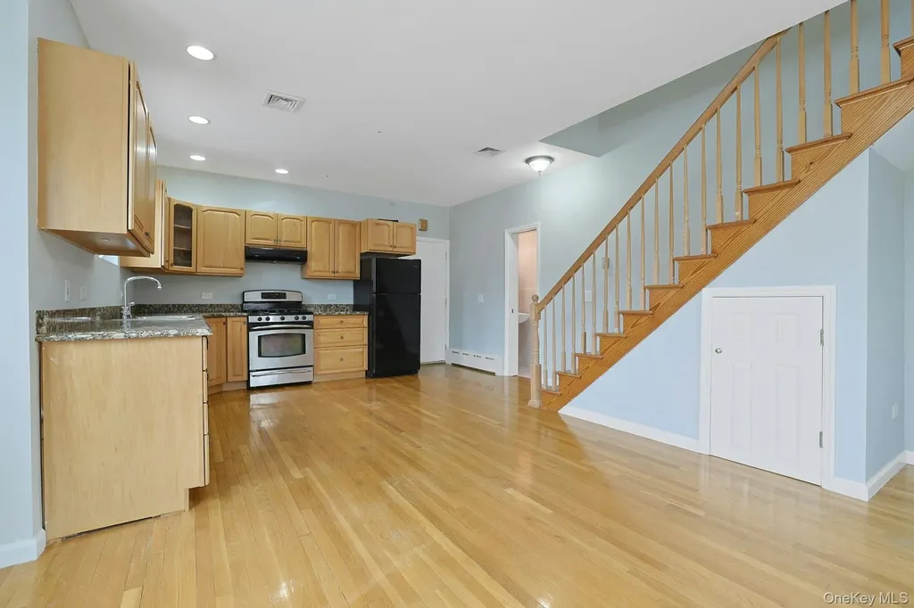 3086 Giegerich Place Bronx NY 10465