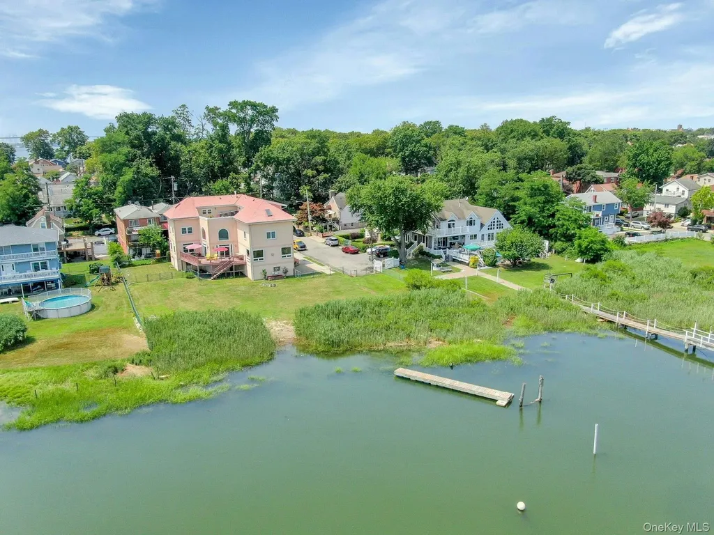 3086 Giegerich Place Bronx NY 10465