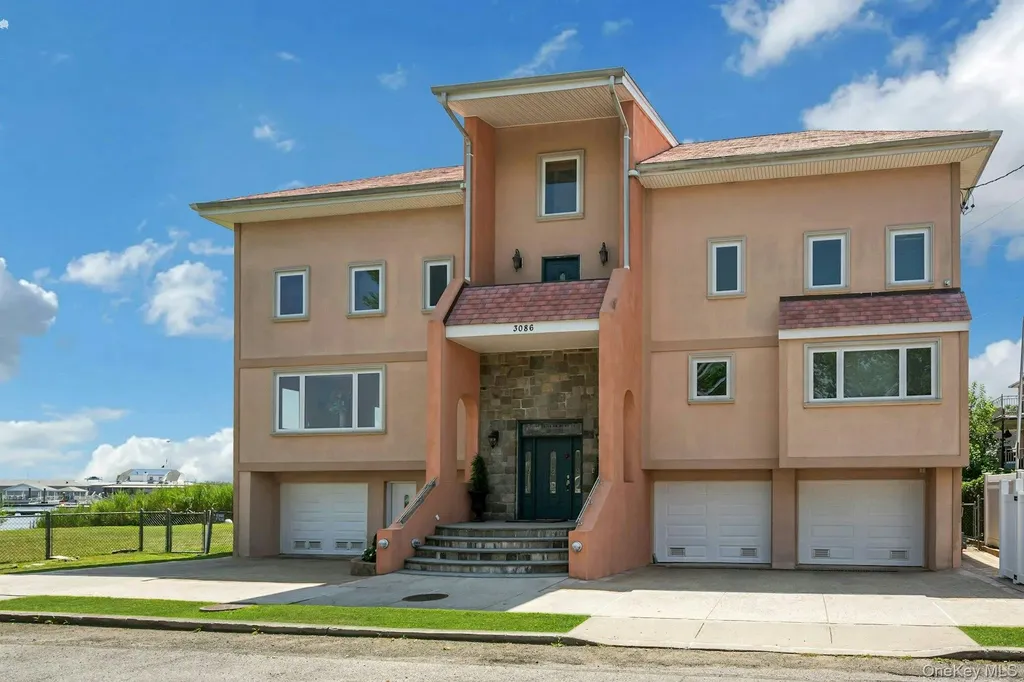 3086 Giegerich Place Bronx NY 10465
