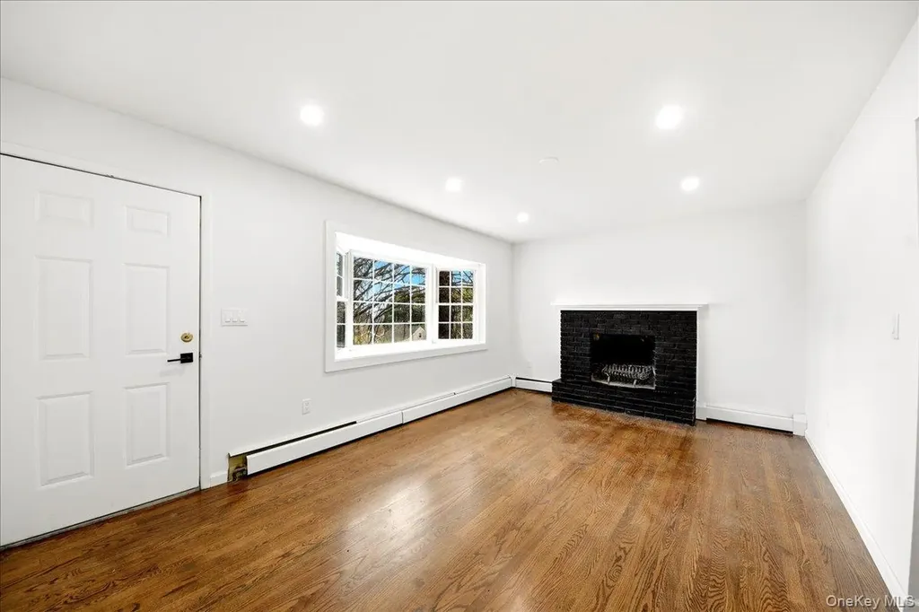 68 Hillcrest Drive Poughkeepsie NY 12603