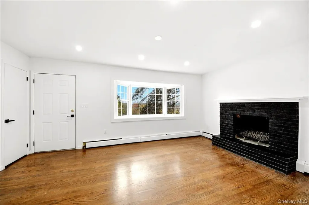 68 Hillcrest Drive Poughkeepsie NY 12603