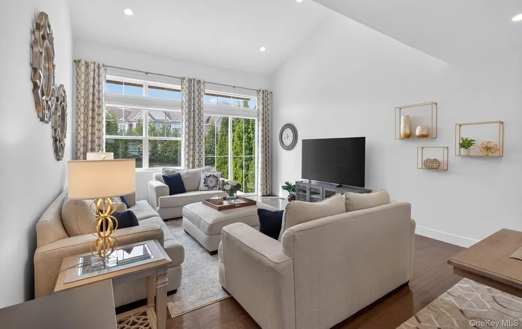 48 Bellflower Path Smithtown NY 11787