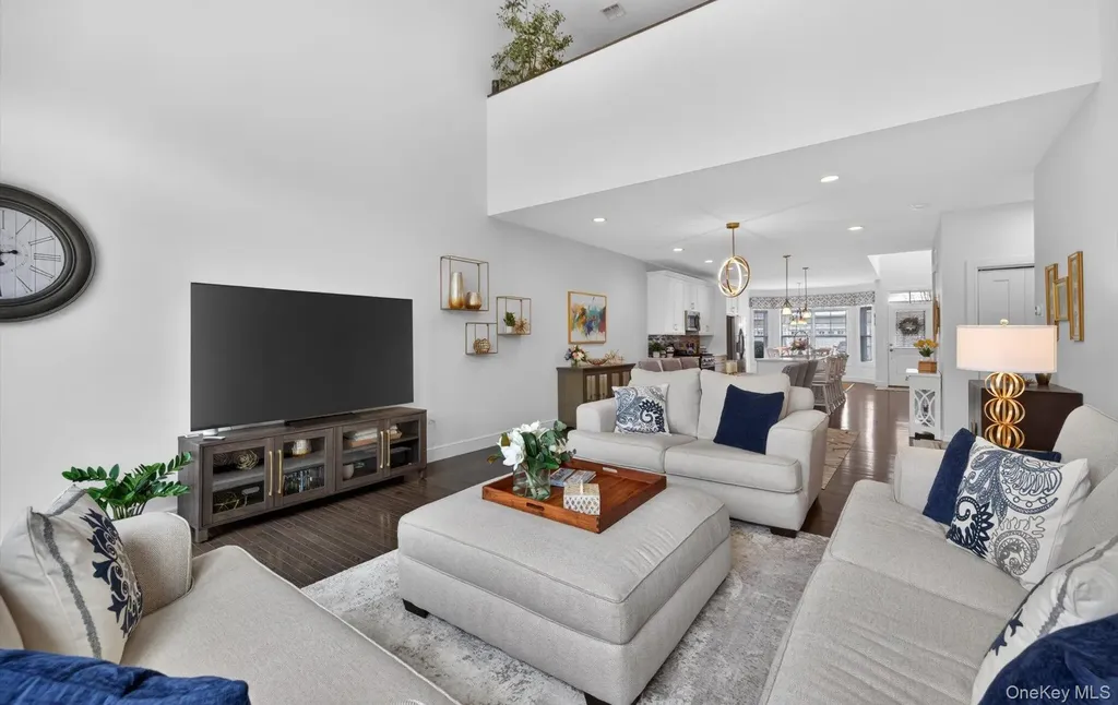 48 Bellflower Path Smithtown NY 11787