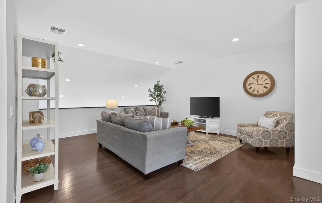 48 Bellflower Path Smithtown NY 11787