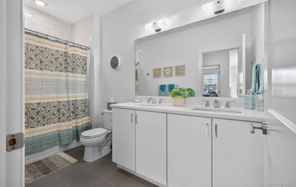 48 Bellflower Path Smithtown NY 11787