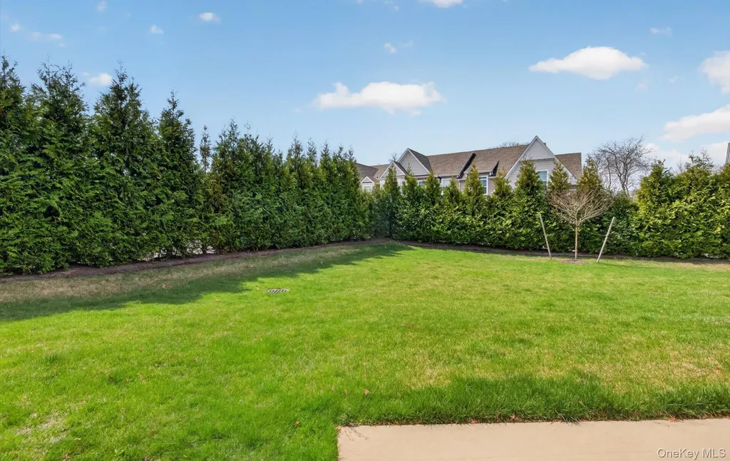 48 Bellflower Path Smithtown NY 11787