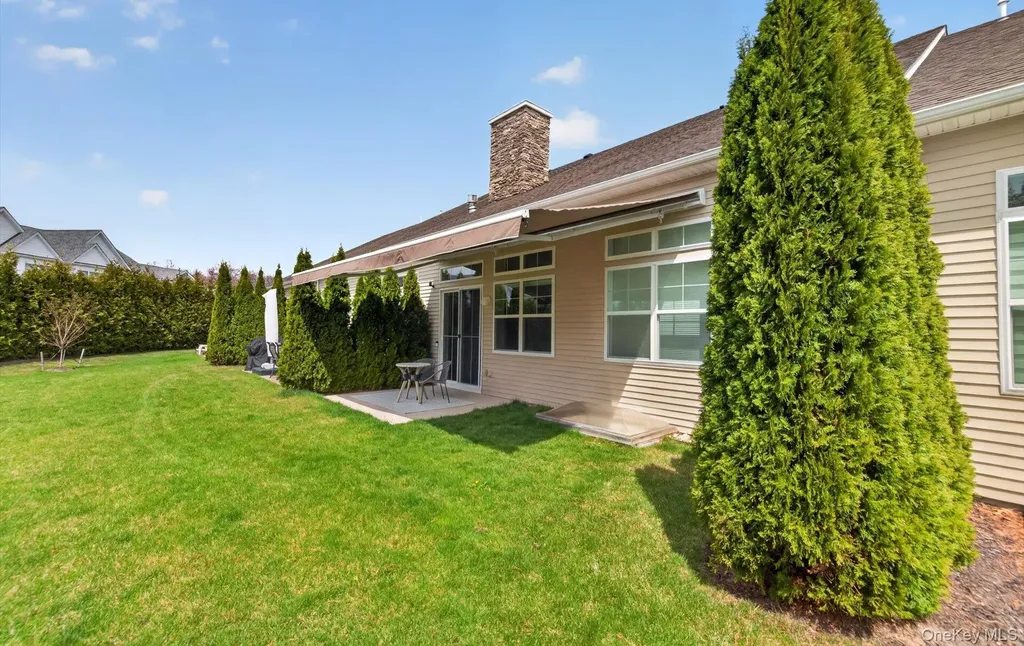 48 Bellflower Path Smithtown NY 11787