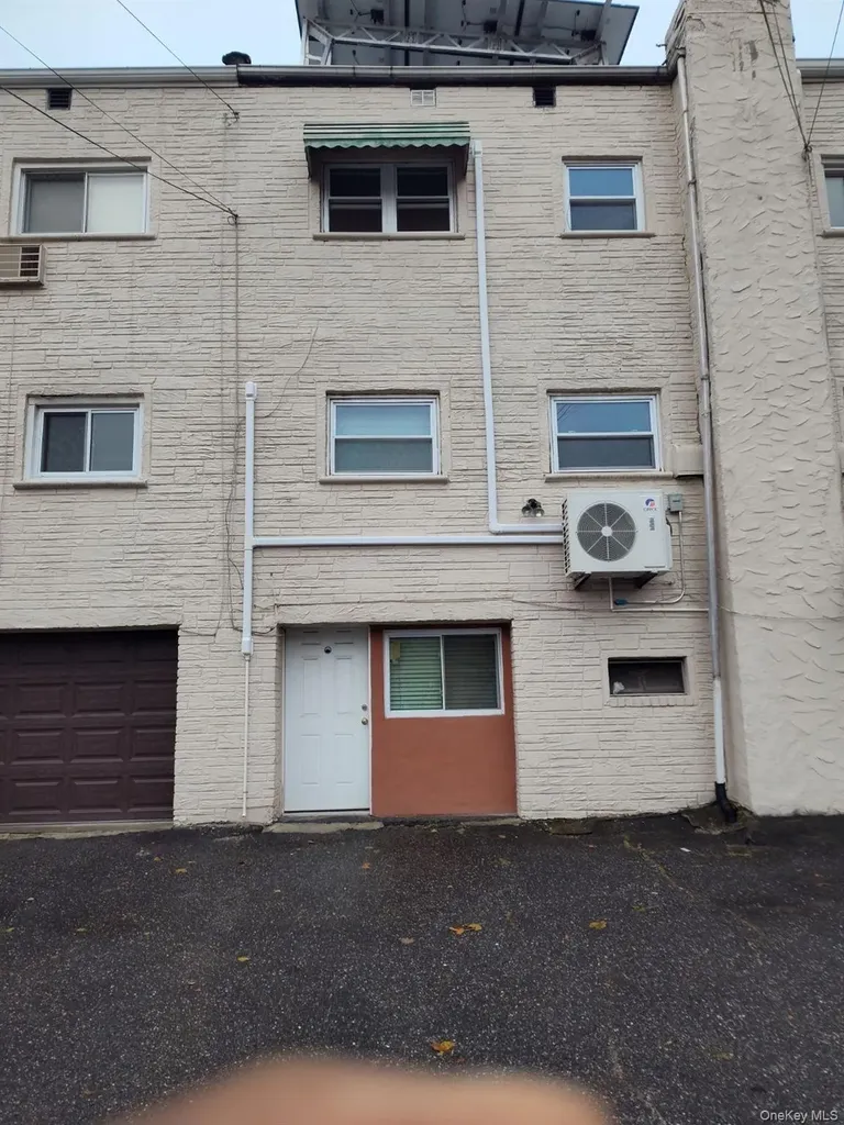 2009 Chatterton Avenue Bronx NY 10472