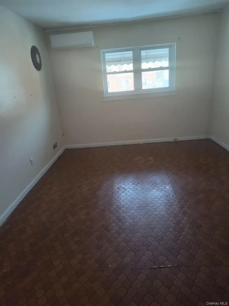 2009 Chatterton Avenue Bronx NY 10472