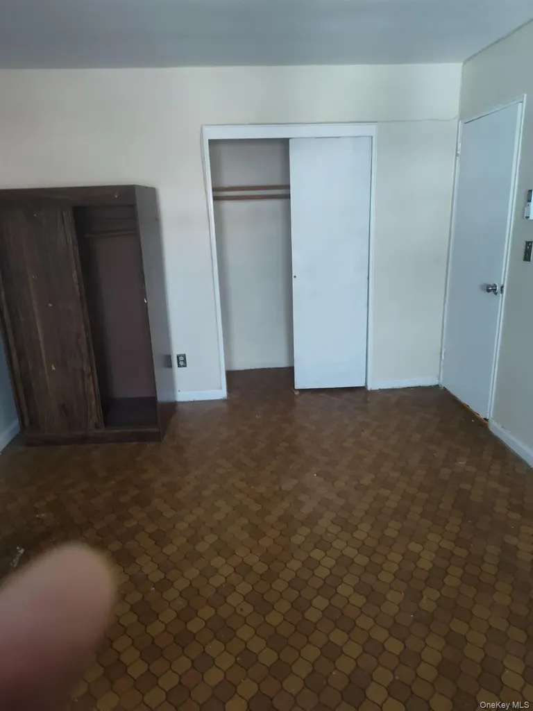 2009 Chatterton Avenue Bronx NY 10472