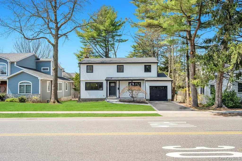 441 Roslyn Road East Williston NY 11596