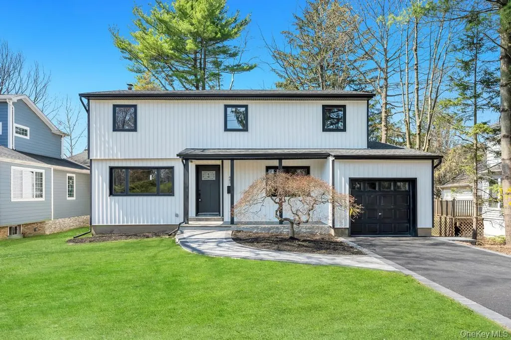 441 Roslyn Road East Williston NY 11596