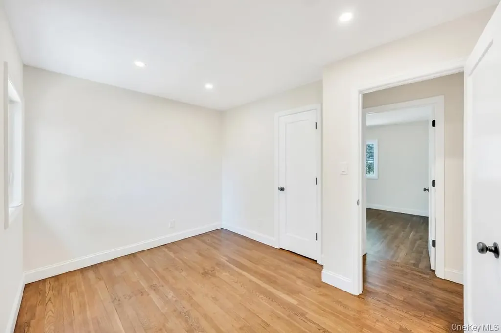 441 Roslyn Road East Williston NY 11596