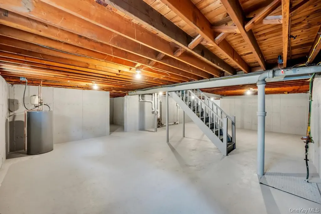 441 Roslyn Road East Williston NY 11596