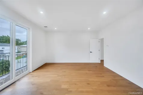 2571 Alder Avenue East Meadow NY 11554