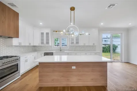 2571 Alder Avenue East Meadow NY 11554