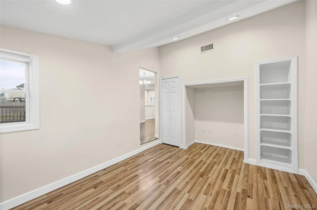 1091 Gardiner Drive Bay Shore NY 11706