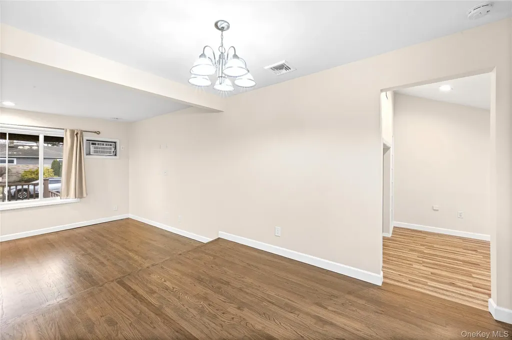 1091 Gardiner Drive Bay Shore NY 11706