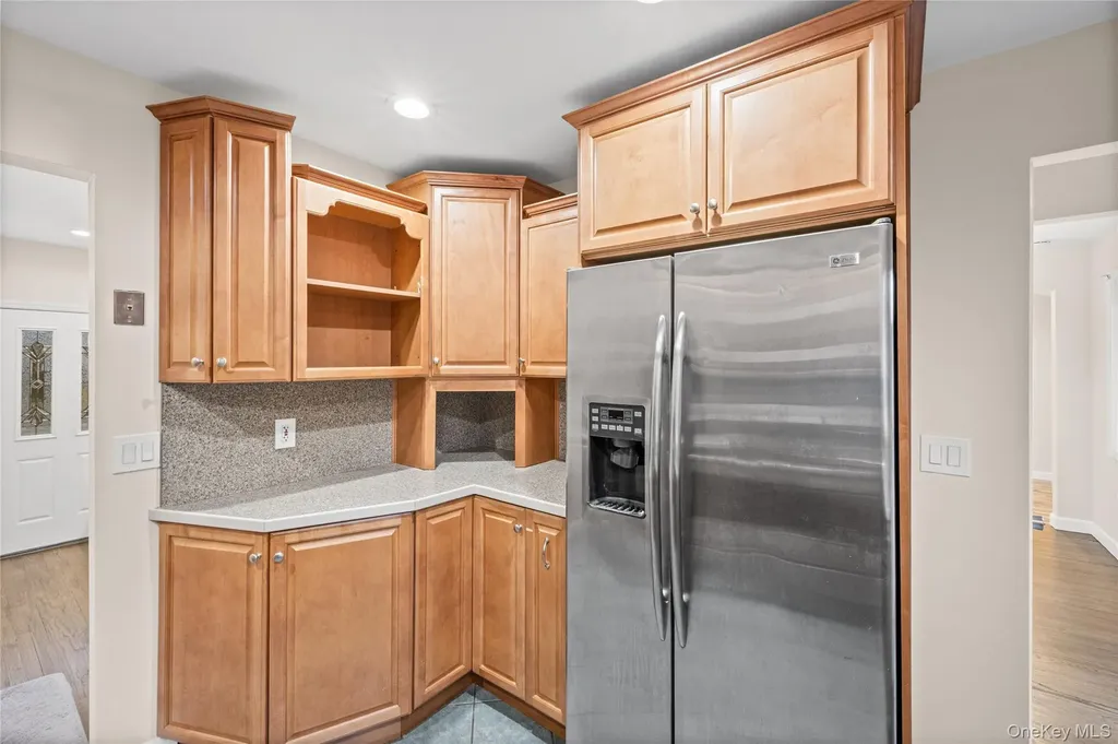 1091 Gardiner Drive Bay Shore NY 11706