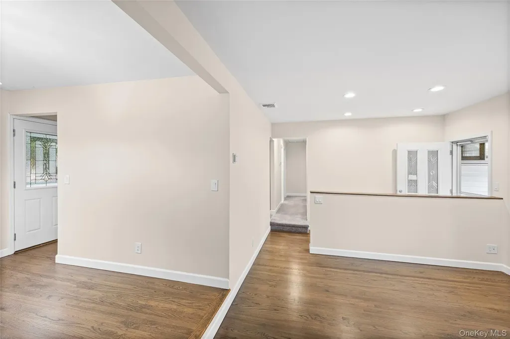 1091 Gardiner Drive Bay Shore NY 11706