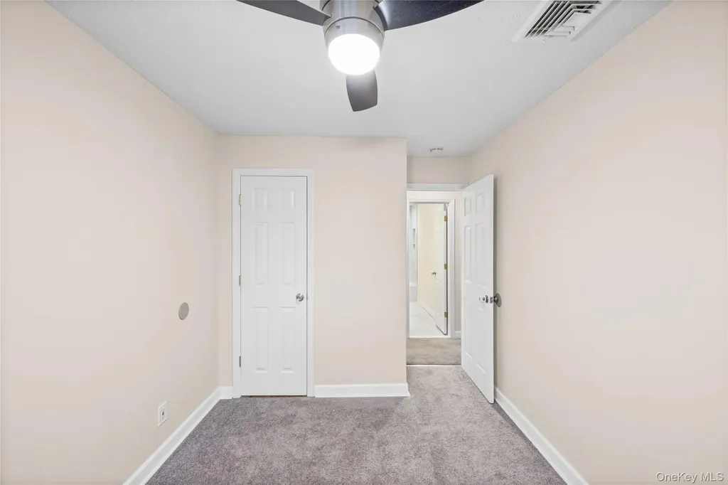 1091 Gardiner Drive Bay Shore NY 11706