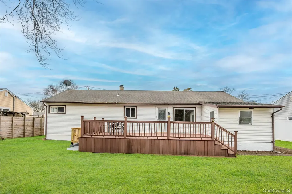 1091 Gardiner Drive Bay Shore NY 11706