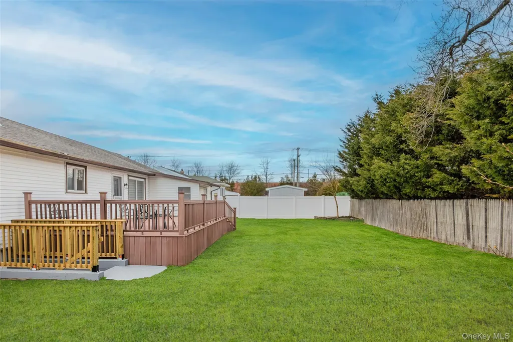 1091 Gardiner Drive Bay Shore NY 11706