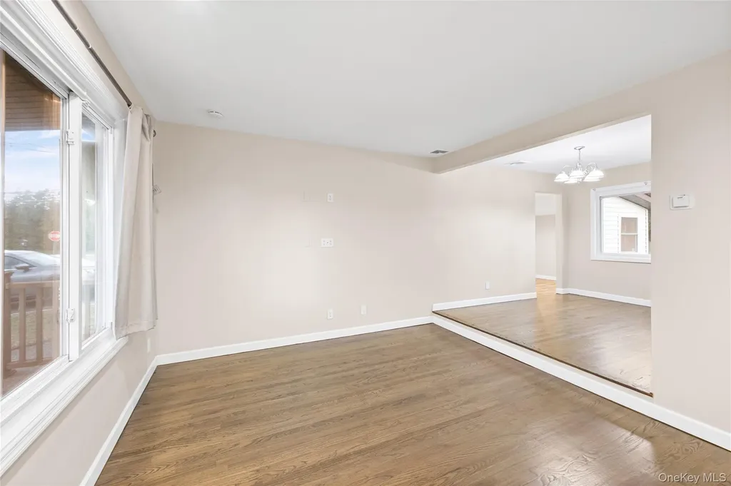 1091 Gardiner Drive Bay Shore NY 11706