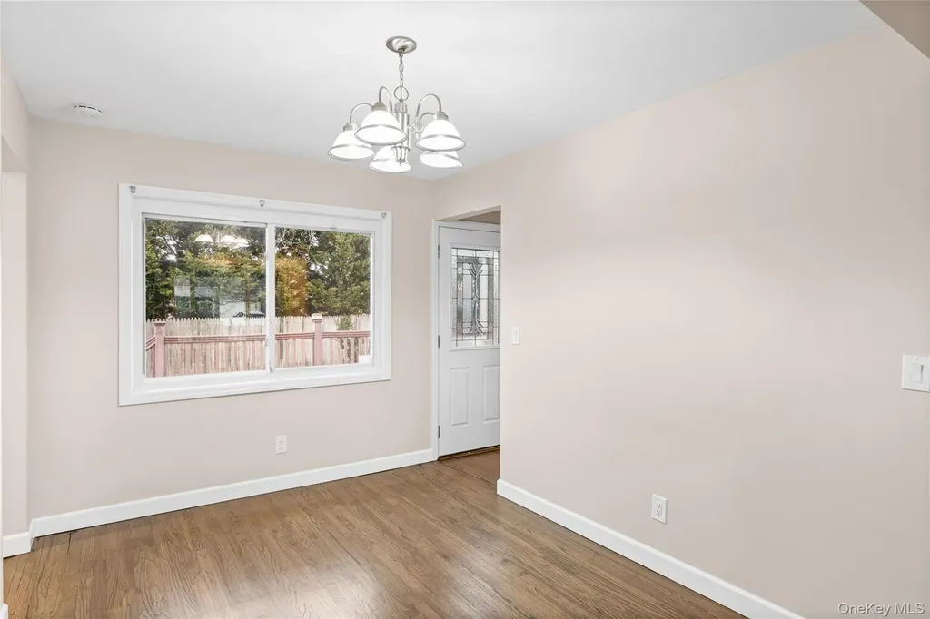 1091 Gardiner Drive Bay Shore NY 11706