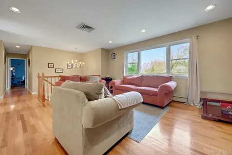 6 Foxwood Lane Thornwood NY 10594