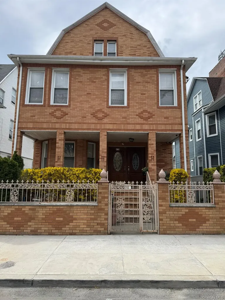 610 E 26th Street Brooklyn NY 11210