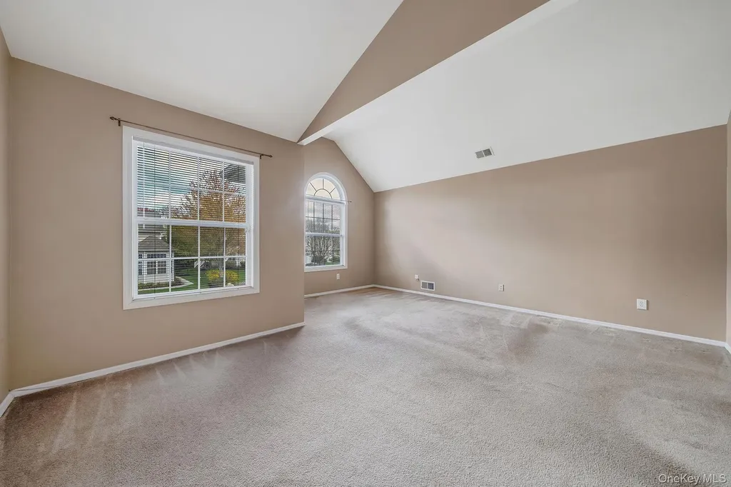 23 Cranberry Circle Medford NY 11763