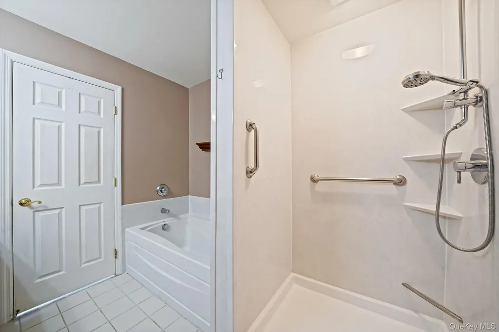 23 Cranberry Circle Medford NY 11763