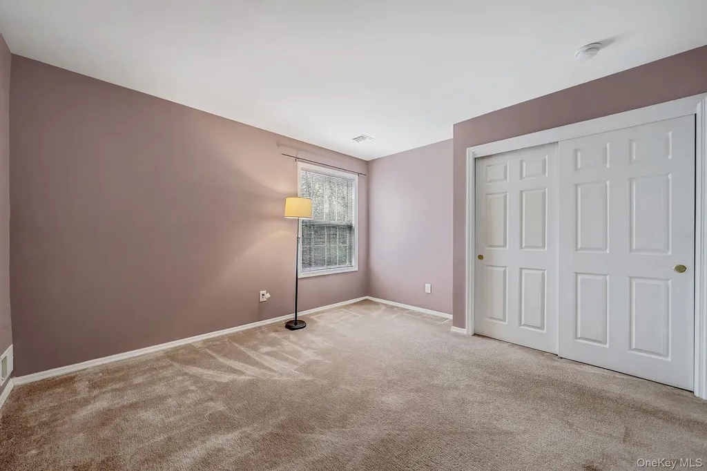 23 Cranberry Circle Medford NY 11763