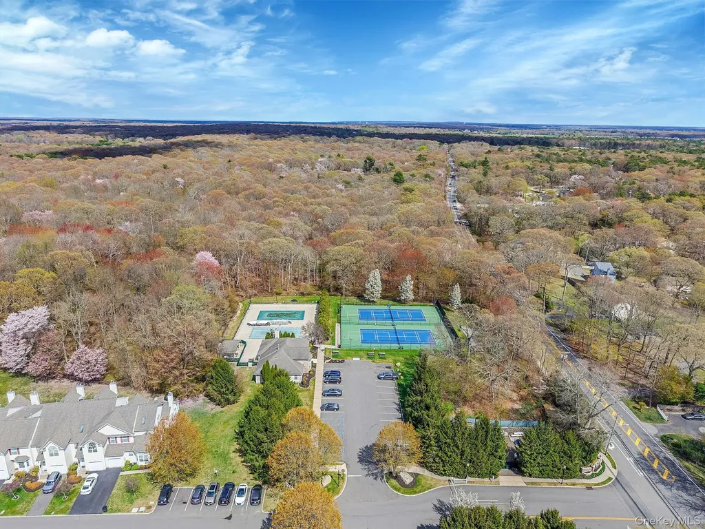 23 Cranberry Circle Medford NY 11763