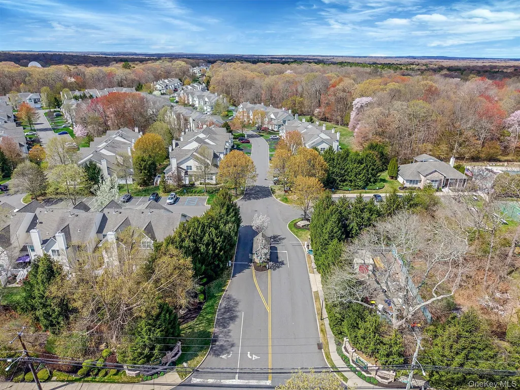 23 Cranberry Circle Medford NY 11763