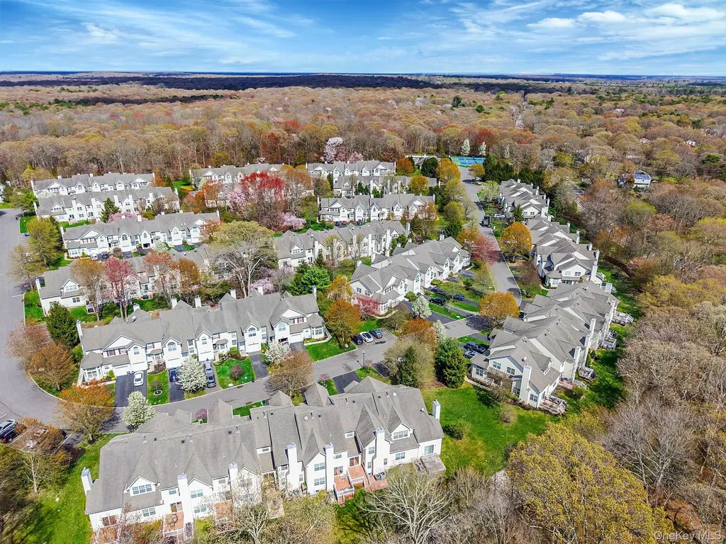 23 Cranberry Circle Medford NY 11763