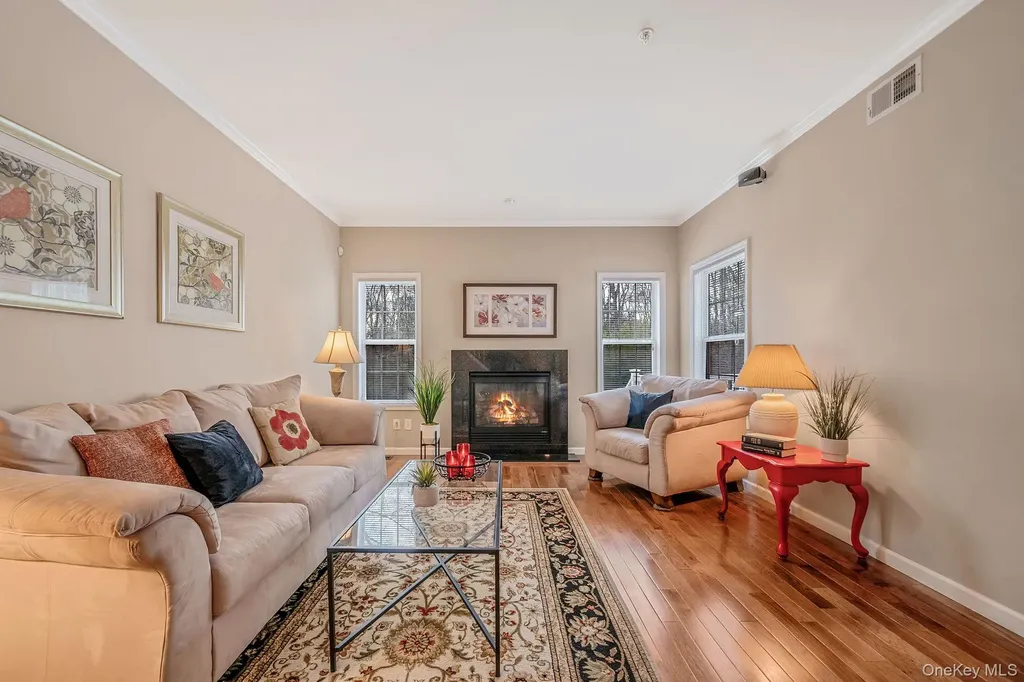 23 Cranberry Circle Medford NY 11763