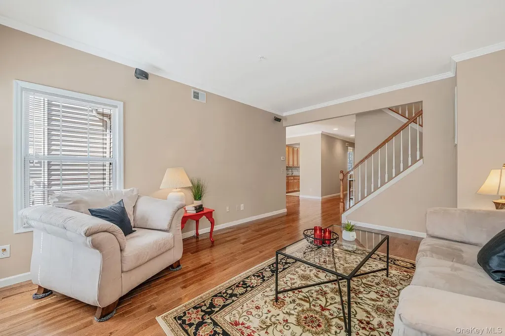 23 Cranberry Circle Medford NY 11763